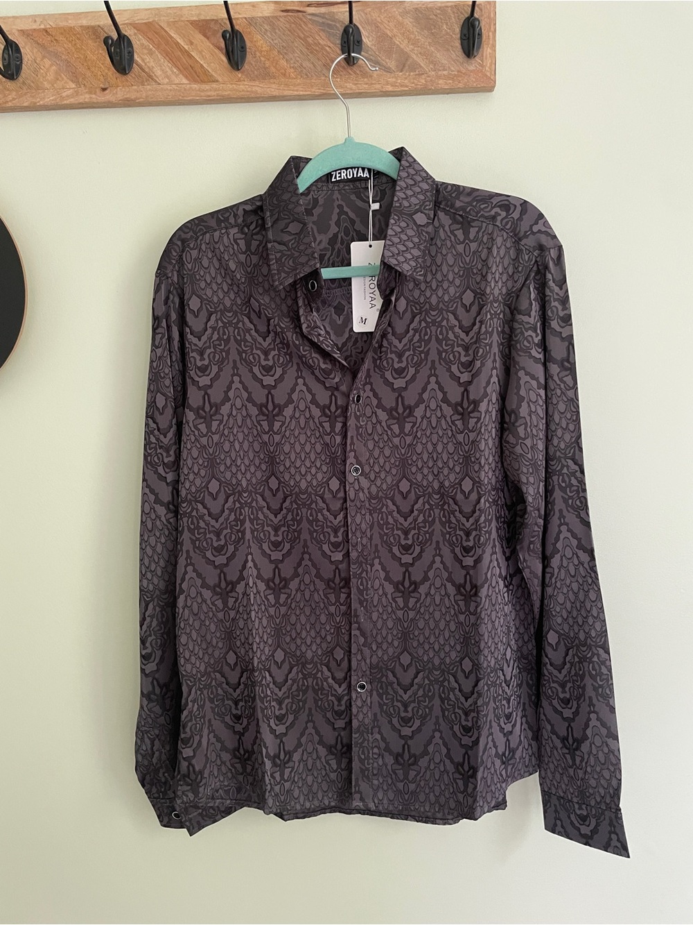 Zeroyaa Men’s Dark Gray Patterned Long-Sleeve Button-Down Shirt